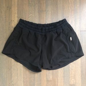 Lululemon Tracker size 6 (older version)